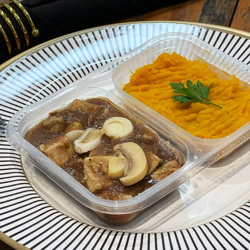 Lombo com mousseline de moranga(cópia)