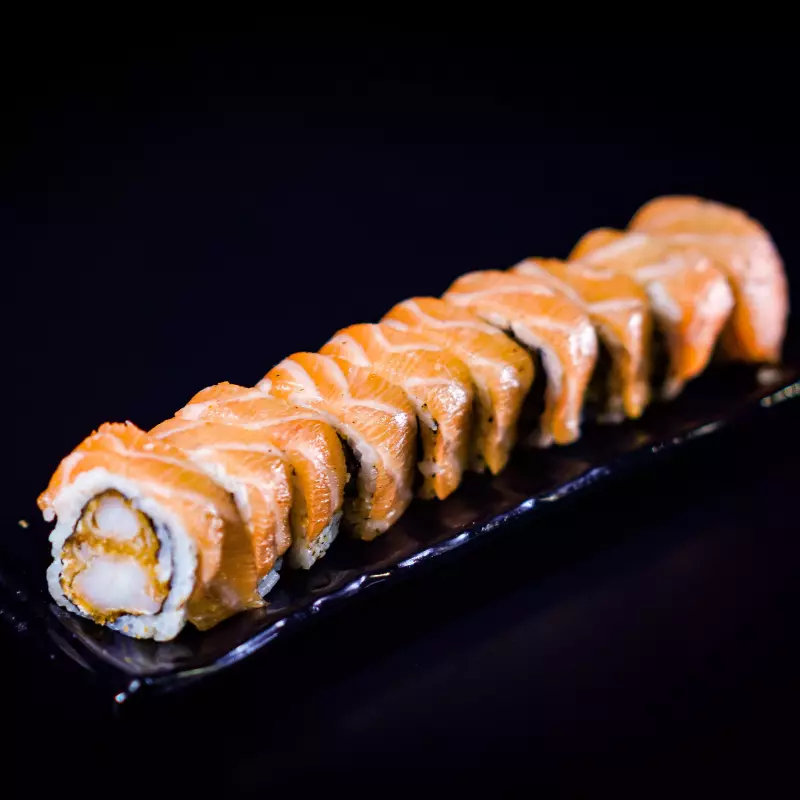 URAMAKI CAMARÃO EMPANADO+CAPA