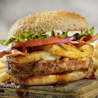 HAMBURGUESA DE ARRACHERA CON PIÑA