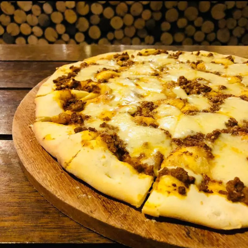 Pizza a la bolognesa