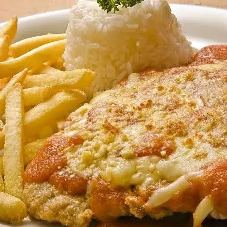 Filé de frango a parmegiana