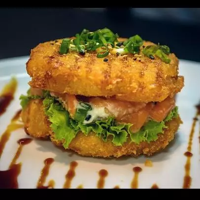 SUSHI BURGUE MISTO HOT