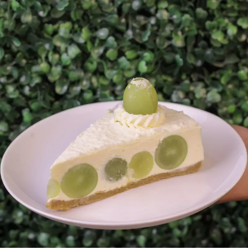 Fatia de Torta de Ninho com Uva