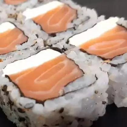 URAMAKI FILADELFIA (4UN)