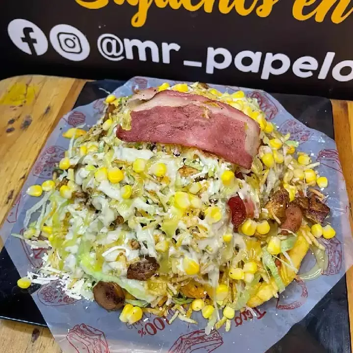 SALCHIPAPA 3 CARNES