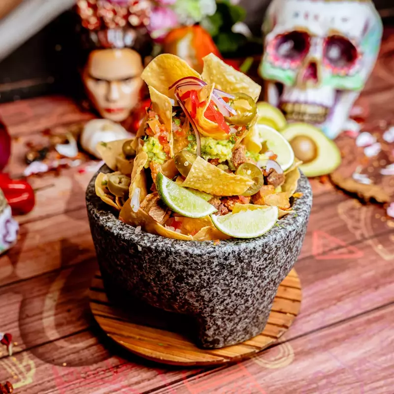 MOLCAJETE CARNUDO