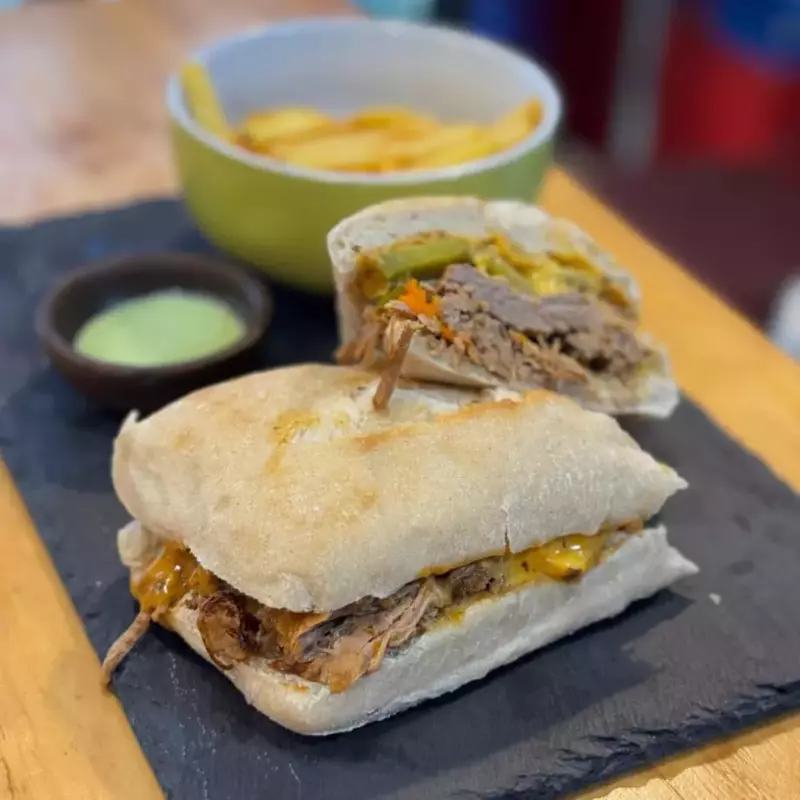 Sandwich The Poll mechada