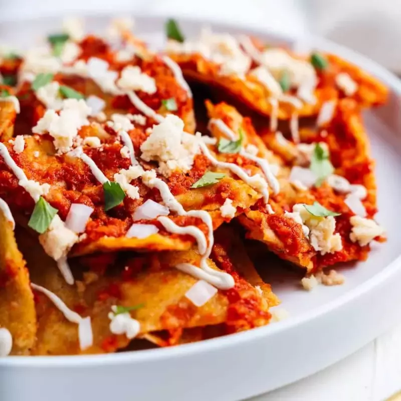 Chilaquiles con salsa de arbol