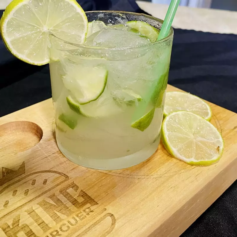 CAIPIRINHA DE LIMÃO
