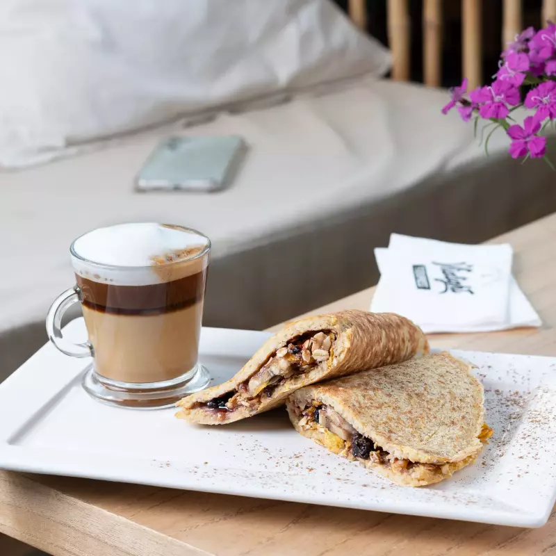 Infusion + tortilla de avena