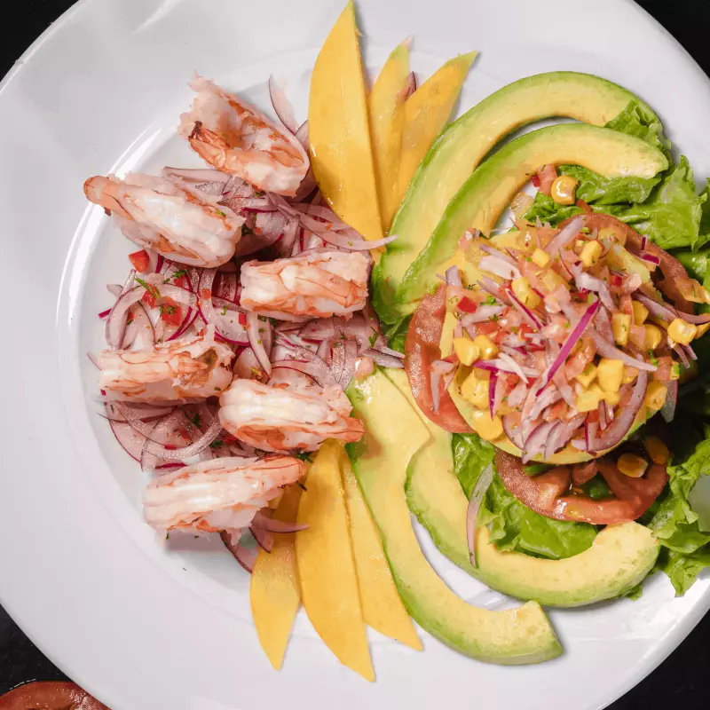 CEVICHE DE LANGOSTINO EN CAUSA