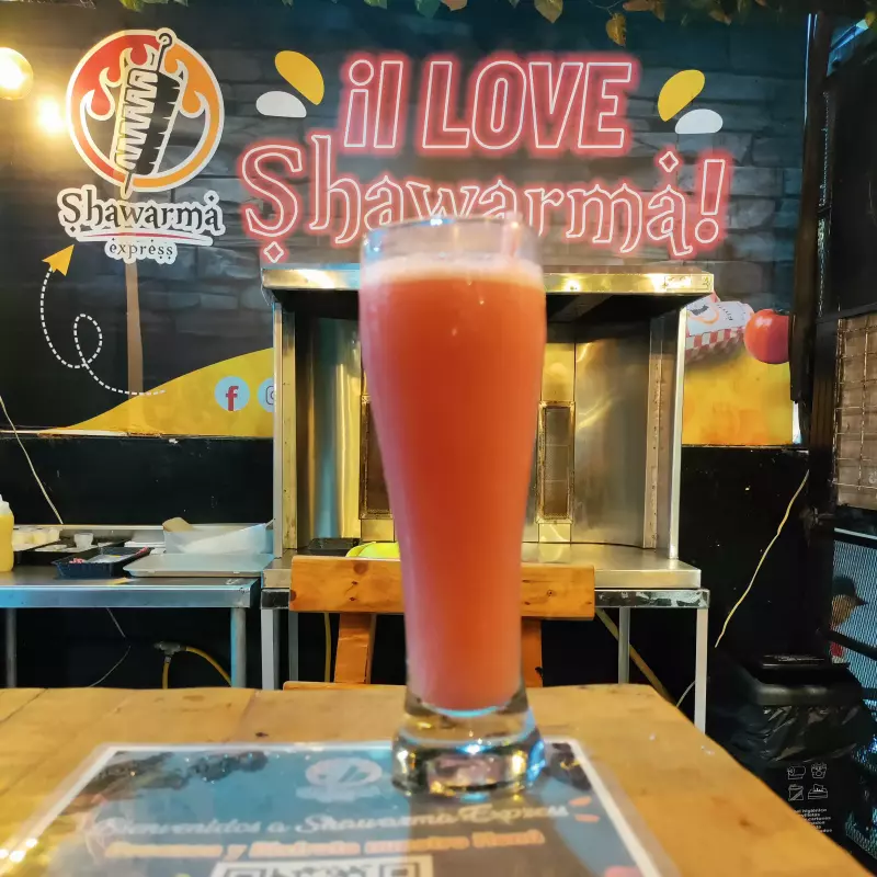 Jugo natural en agua