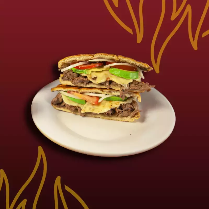 Torta de Arrachera con queso