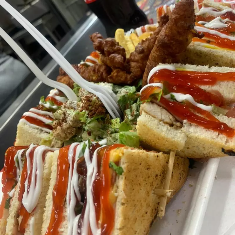 Combo 15 - 2 Club House