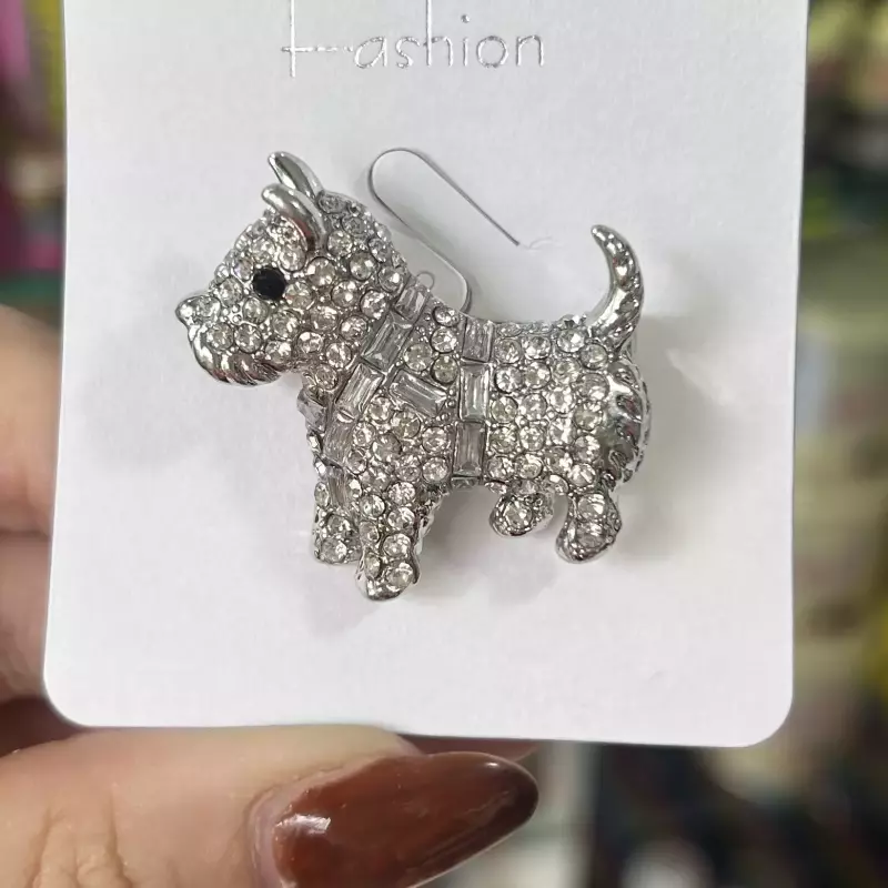 Prendedor perrito plateado