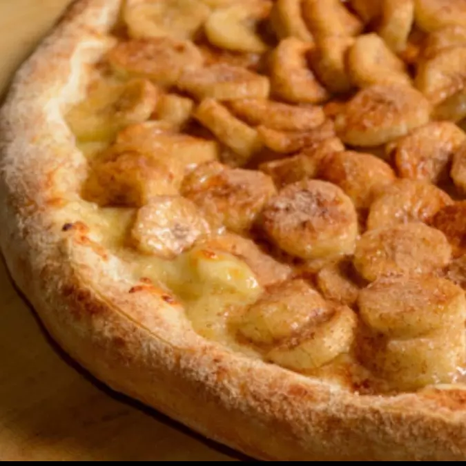 Pizza banana com chocolate