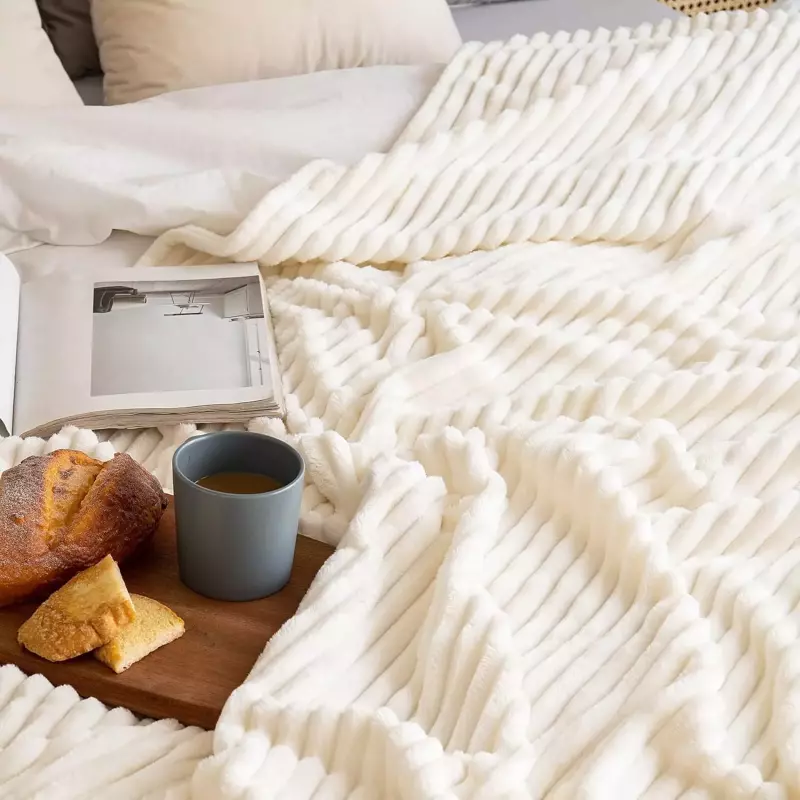 MANTA DECORATIVA DE TERCIOPELO MIULE