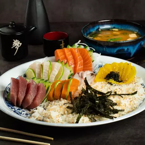 Tirashi simples 12 peças