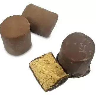 Paçoca com cobertura de chocolate