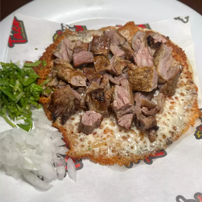 Taco encostrado de arrachera