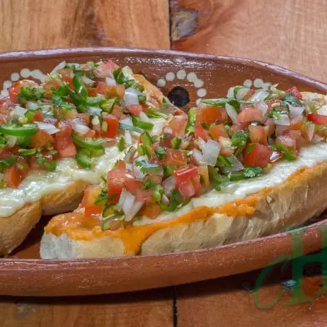 Chilamolletes de chorizo