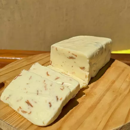Requeijão em barra c/ Raspas