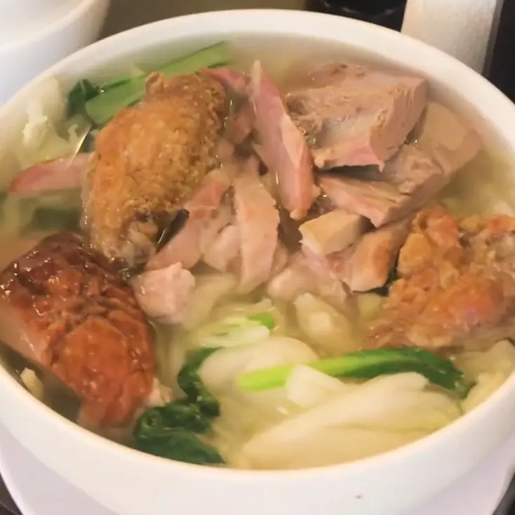 Sopa de Pato con Tallarin - Personal