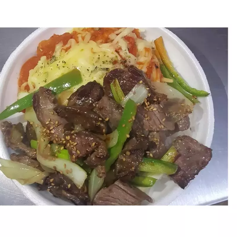 Tirinha de carne cebola e pimentao