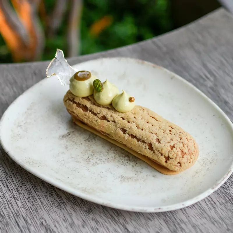Eclair de Pistacho