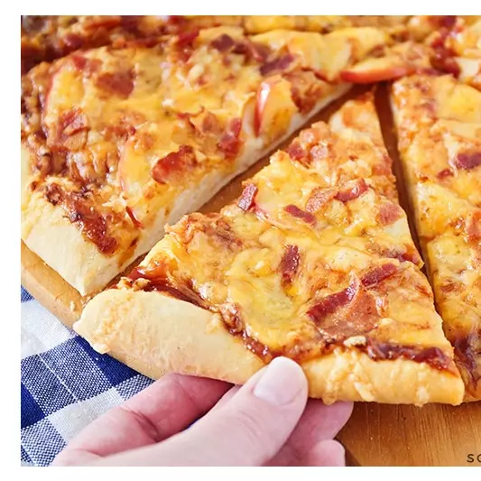 Apple Cheddar Pïzza