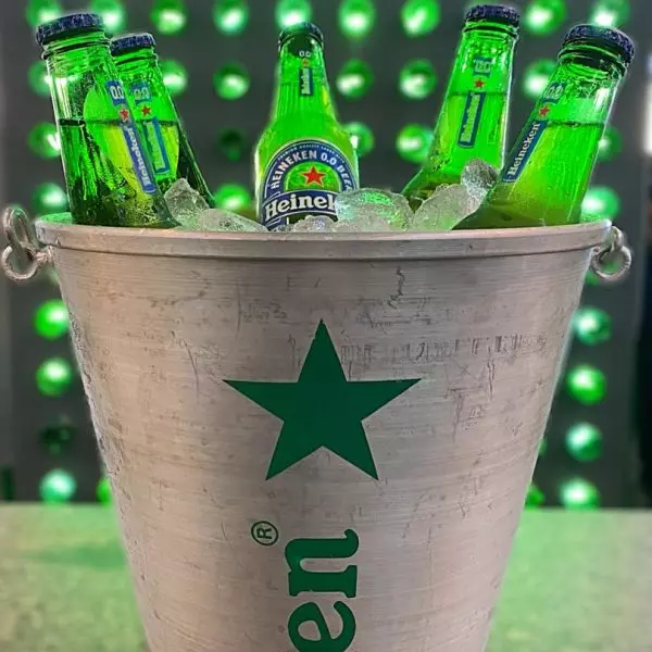 Combo 6 Heineken Long Neck no Balde