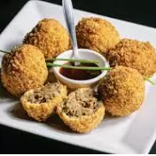 BOLINHO DE CUPIM AO MOLHO