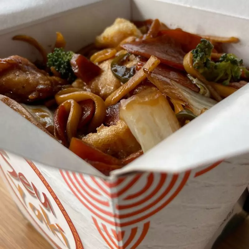 Yakissoba de Frango (800g aprox.)