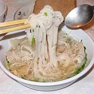 Sopa de Pollo c/. fideo chinos