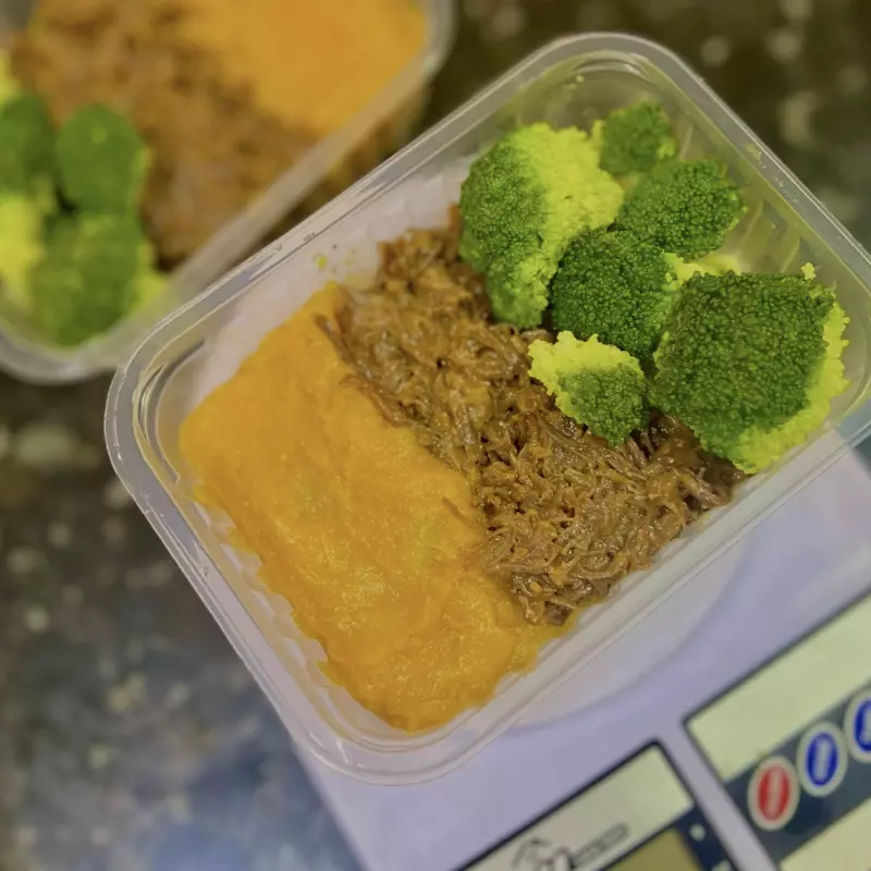 PURÊ DE ABÓBORA COM CARNE DESFIADA