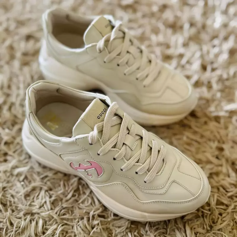 TENIS GUCCI RHYTON BEIGE
