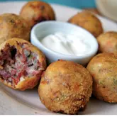 BOLINHO DE CHARQUE COALHO