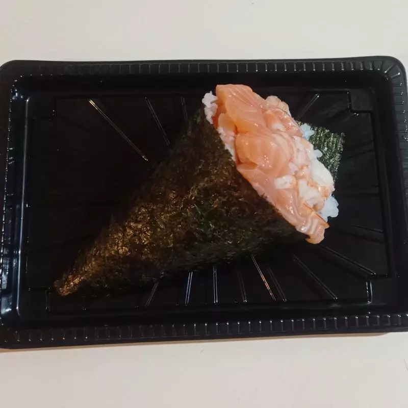 Temaki salmão + camarão