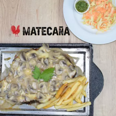 Churrasco en salsa de champiñones