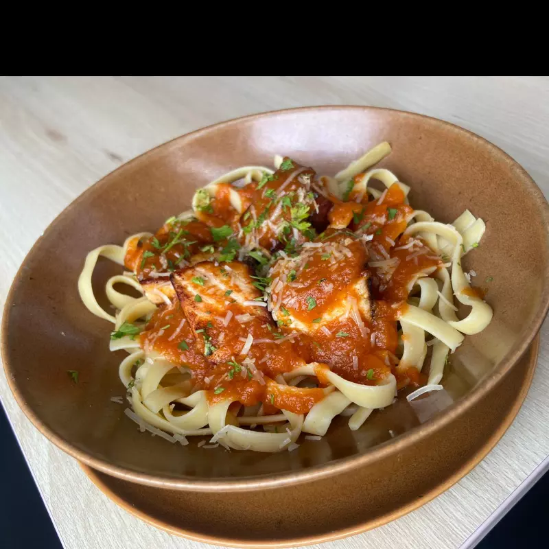 FETUCCINI CON SALMON Y NAPOLITANA🥗