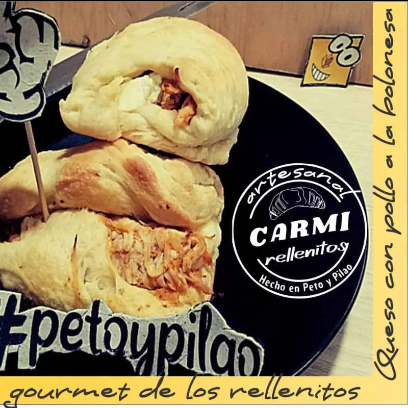 Rellenito CaRmI queso y pollo boloño