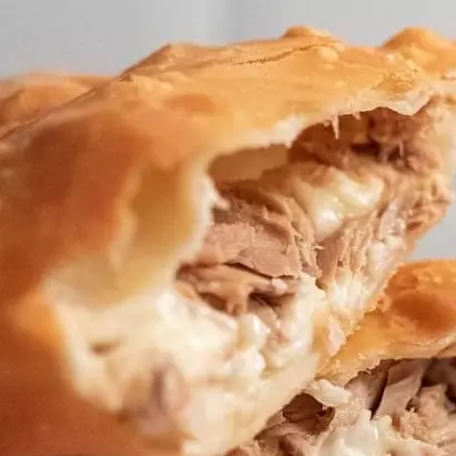 Atum com Queijo e Cebola