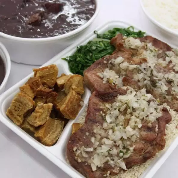 Feijoada completa para 2 pessoas