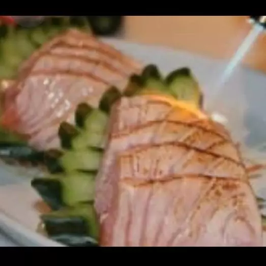 Sashimi salmão massaricado 12 unidades