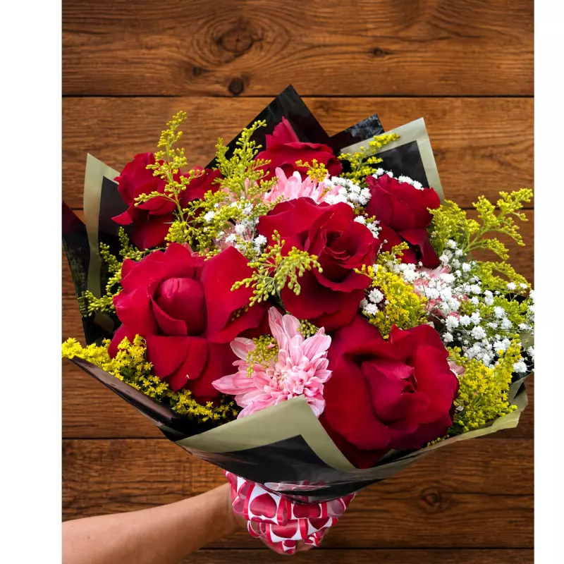 Buquê Clássico com 6 rosas