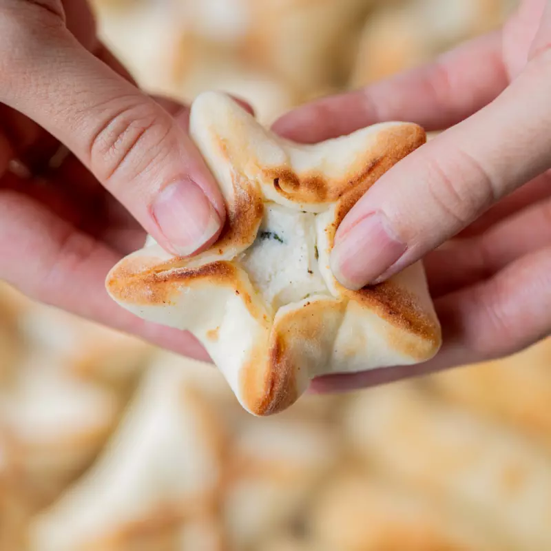 Esfiha fechada ricota espinafre