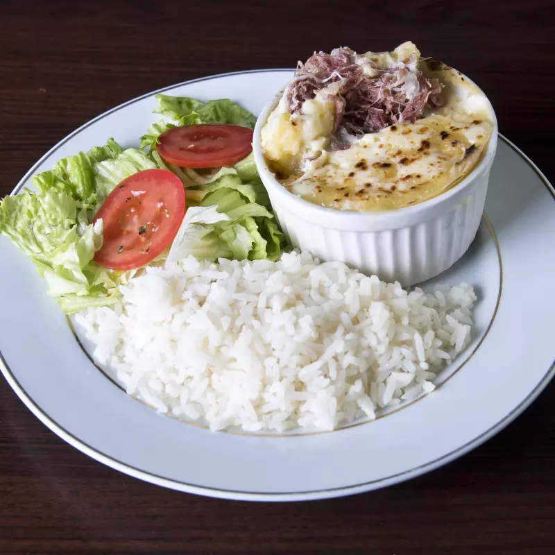 Escondidinho de carne seca