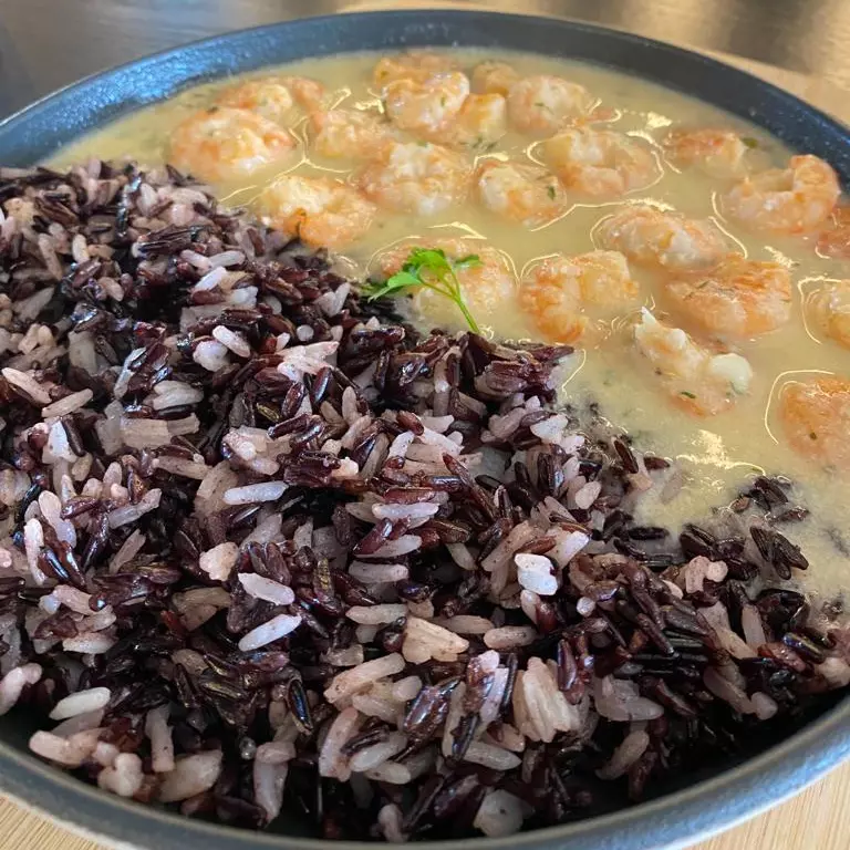 Camarão ao molho de limão siciliano