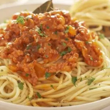 Espaguetis  con pollo