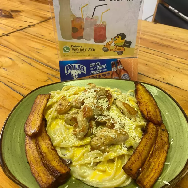 Linguini carbonara chees con pollo